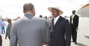 Presidente do Uganda regressa ao seu país