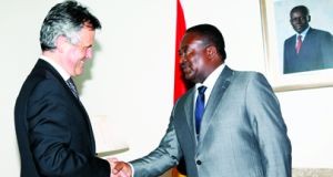 Luanda e Londres reforçam os laços
