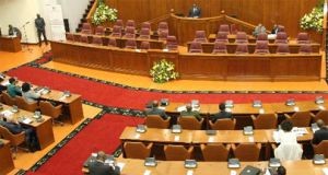 Conta do Estado vai à assembleia