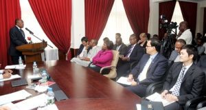 Angola tem participação activa na procura da paz