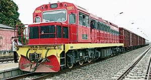 Comboio do CFB chega à fronteira