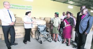 Cadeiras de rodas doadas a hospitais