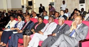 Angola desenvolve diplomacia da Paz