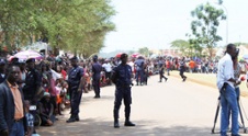Polícia em Luanda elogia comportamento cívico da população durante carnaval