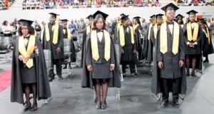 Faculdade de Medicina forma primeiros médicos
