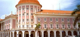 Sector bancário angolano cresce apesar de contexto desafiante