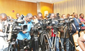Governo pretende criar um sistema de incentivos e de financiamento para o desenvolvimento da comunicação social Fotografia: Santos Pedro | Edições Novembro