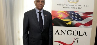 Congressistas americanos trabalham em Luanda