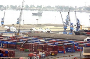 PORTO DE LUANDA, PRINCIPAL PORTA DE ENTRADA DE MERCADORIAS  FOTO: PEDRO PARENTE