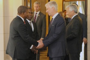 BÉLGICA: PRESIDENTE DE JOÃO LOURENÇO (À ESQ) COM O REI PHILIPE DA BÉLGICA FOTO: ROSÁRIO DOS SANTOS