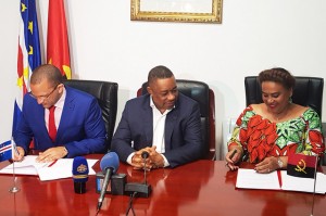 MINISTROS DA CULTURA DE ANGOLA E DE CABO VERDE, CAROLINA CERQUEIRA E ABRAÃO VICENTE, ASSINAM DECLARAÇÃO CONJUNTAFOTO: CORTESIA DE VENCESLAU MATEUS