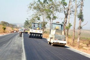 CUANZA NORTE: ESTRADAS EM REABILITAÇÃO VÃO MELHORAR CIRCULAÇÃO RODOVIÁRIA (ARQ) FOTO: DINIZ SIMÃO