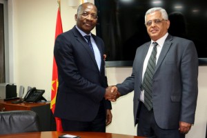 PCA DA ANGOP, JOSUÉ ISAIAS (ESQ) RECEBE EMBAIXADOR DO ESTADO DA PALESTINA EM ANGOLA, NAJAH ADDULARAHMAN Foto:Tarcísio Vilela