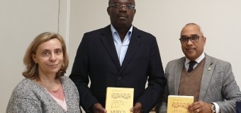 Faculdade de Letras da Universidade de Lisboa oferece livros à Embaixada de Angola em Portugal