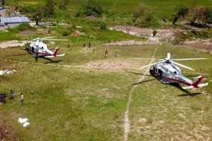 MOÇAMBIQUE/BEIRA: APARELHOS DA FORÇA AÉREA ANGOLANA LEVAM MANTIMENTOS ÀS VÍTIMAS FOTO: MAURO ROMEU