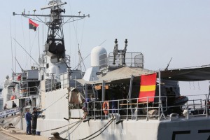 NAVIO MILITAR FRANCÊS ATRACA NO PORTO DE LUANDA FOTO: ANTÓNIO ESCRIVÃO