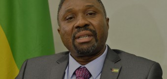 Primeiro-ministro são-tomense trabalha em Luanda