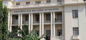 Angola pede fim das sanções impostas ao Zimbabwe