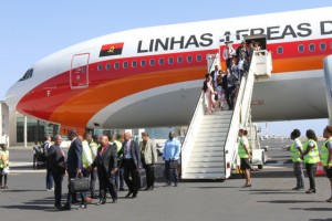 BOEING 777-300 ER DA TAAG FOTO: LINO GUIMARÃES