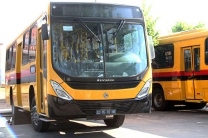 LUNDA SUL: AUTOCARROS PARA TRANSPORTE PÚBLICO FOTO: LEONARDO CASTRO