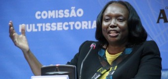 Médicos cubanos aptos para assistir população- Ministra da Saúde