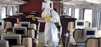 Comboios do CFB em operação de desinfecção