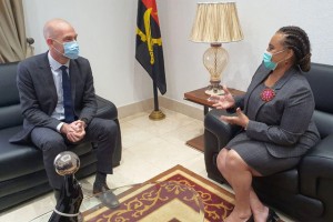 MINISTRA DE ESTADO PARA ÁREA SOCIAL, CAROLINA CERQUEIRA, RECEBE EM AUDIÊNCIA REPRESENTANTE DO PNUD EM ANGOLA, HENRIK LARSEN FOTO: CEDIDA