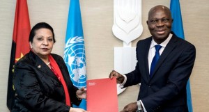 Embaixadora Fátima Jardim, representante permanente de Angola junto das Agências da ONU em Roma, com Gilbert Houngbo, presidente da FIDA FOTO: CEDIDA