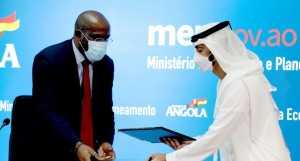 Banco de Desenvolvimento de Angola e Emirados Árabes Unidos assinam acordo  FOTO: ANTÓNIO ESCRIVÃO