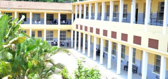 Escolas do II ciclo cobram taxas e emolumentos
