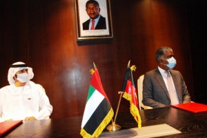MINISTRO DOS TRANSPORTES, RICARDO DE ABREU À DIR, DURANTE A CERIMÓNIA DE ASSINATURA DO MEMORANDO DE INTENÇÕES DE COOPERAÇÃO NO DOMÍNIO AERONÁUTICO ENTRE ANGOLA E EMIRADOS ÁRABES UNIDOS FOTO: CEDIDA
