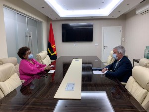 Ministra de Estado para a Área Social, Carolina Cerqueira, recebe Embaixador de Portugal. Créditos de: Cedida