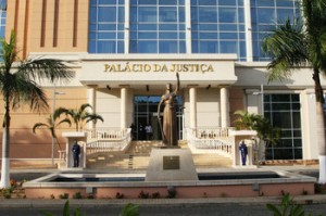 Um ângulo do Palácio da Justiça Foto: Francisco Miúdo