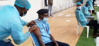ANGOLA VACINA MAIS DE 80 MIL CIDADÃOS