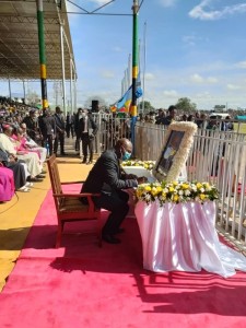 Ministro Téte António representa Chefe de Estado no funeral do Presidente da Tanzânia