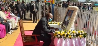 Ministro Téte António representa Chefe de Estado no funeral do Presidente da Tanzânia