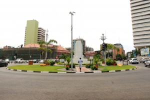 Largo Lueji, baixa da cidade de Luanda Fotografia: Tarcísio Vilela
