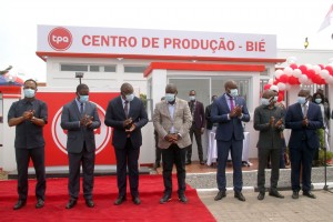 Ministro das Telecomunicações, Tecnologias de Informação e Comunicação Social Manuel Homem, inaugura instalações da TPA no Bié Foto: Leonardo Castro