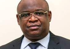 MINISTRO MANUEL HOMEM GARANTE QUE TV ZIMBO, RÁDIO MAIS E JORNAL O PAÍS VÃO SER PRIVATIZADOS BREVEMENTE.