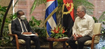 Ministro Adão de Almeida entrega mensagem ao Presidente Cubano
