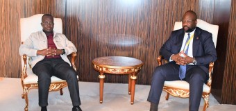 REGRESSO A KAMPALA DE SUA EXCELÊNCIA JOHN MULIMBA MINISTRO DE ESTADO E DOS NEGÓCIOS ESTRANGEIROS E RESPONSÁVEL DOS ASSUNTOS REGIONAIS DA REPÚBLICA DO UGANDA