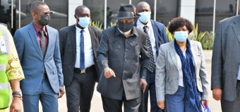 REGRESSO A WINDHOEK DE SUA EXCELÊNCIA SAM NUJOMA ANTIGO PRESIDENTE DA  REPÚBLICA DA NAMÍBIA